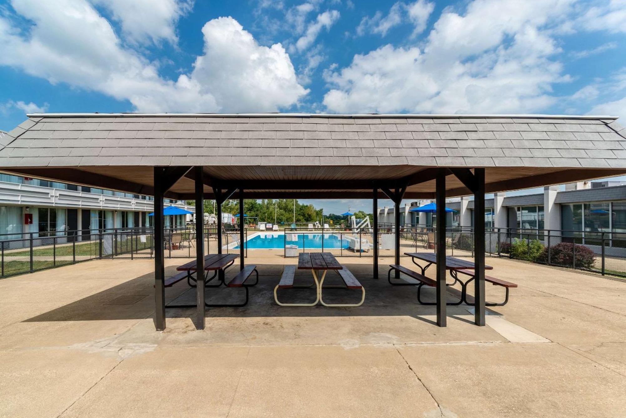 Quality Inn & Suites Vandalia Near I-70 And Hwy 51 Kültér fotó