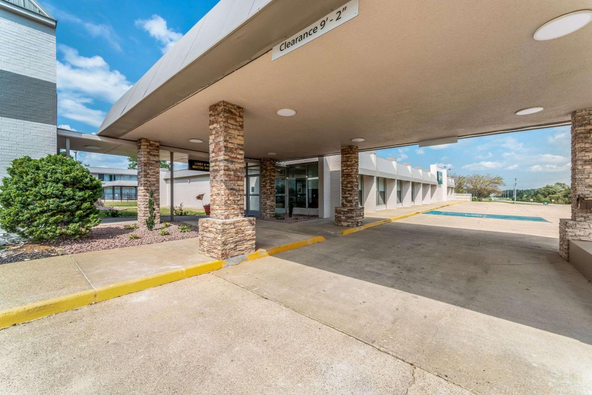 Quality Inn & Suites Vandalia Near I-70 And Hwy 51 Kültér fotó